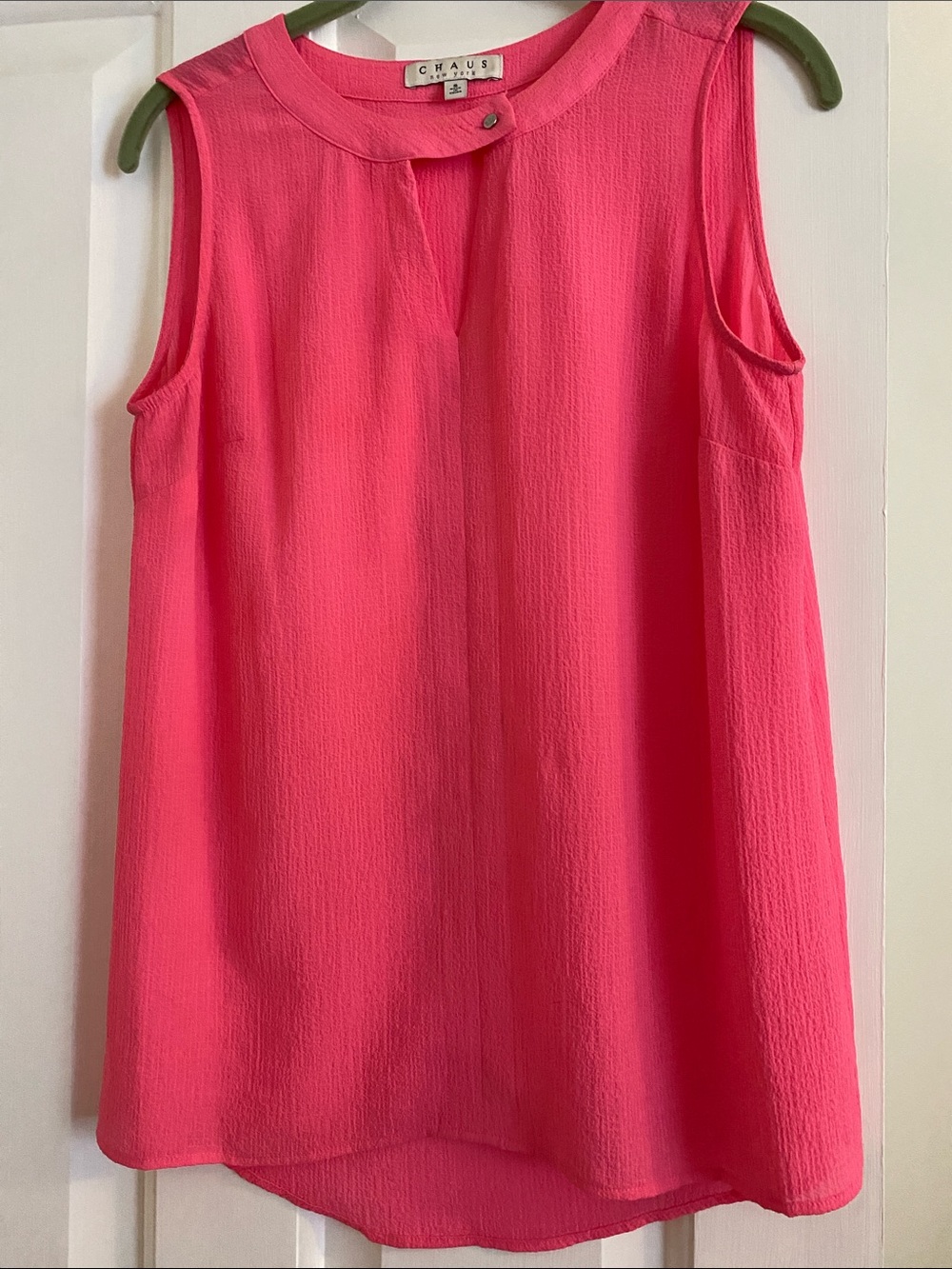 Chaus Sleeveless Round-Neck Shell Top in Vibrant Pink